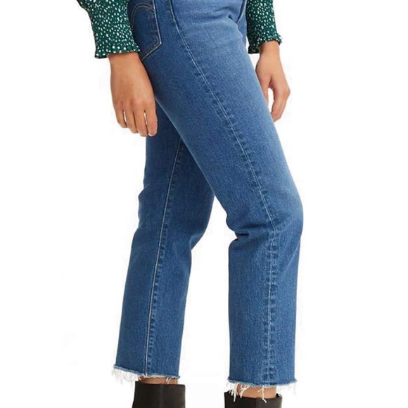 Levi's Women's 501 Crop Jeans - Picture 10 of 10